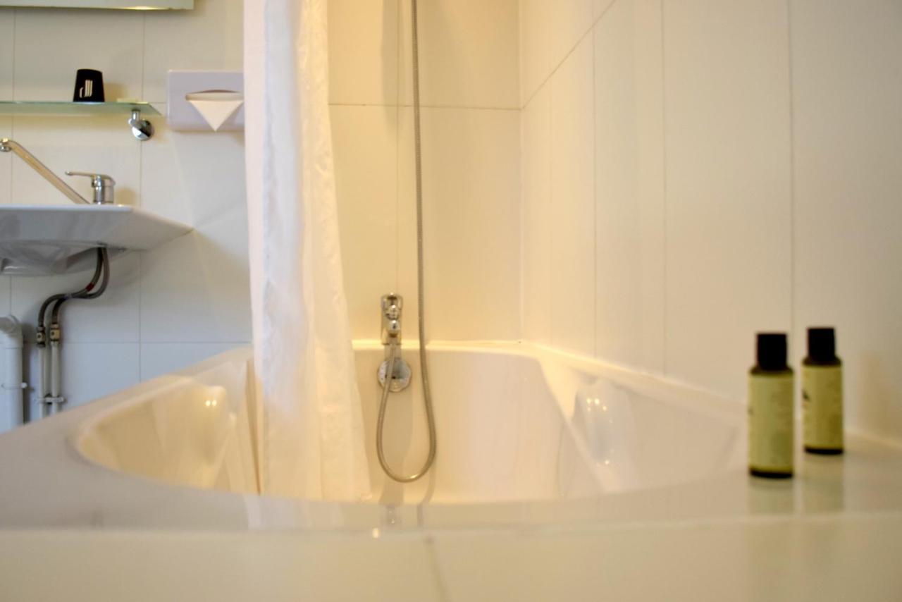 Hotel Le Continental Forges-les-Eaux Luaran gambar