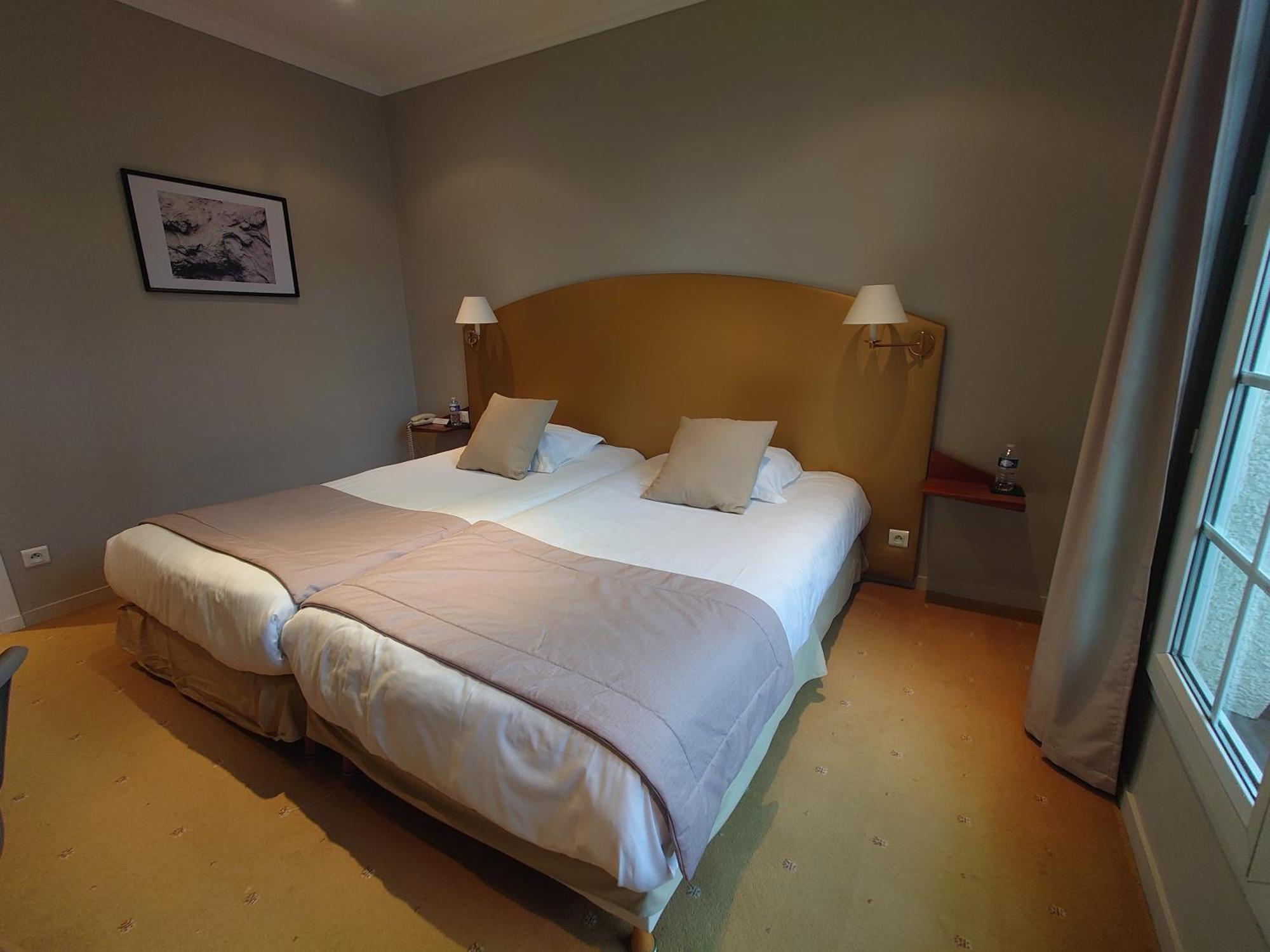 Hotel Le Continental Forges-les-Eaux Bilik gambar