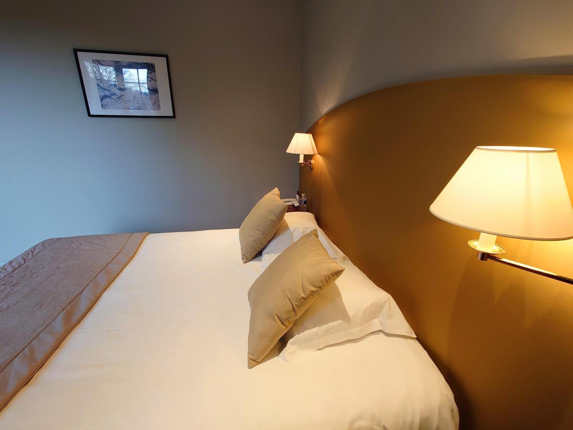 Hotel Le Continental Forges-les-Eaux Bilik gambar